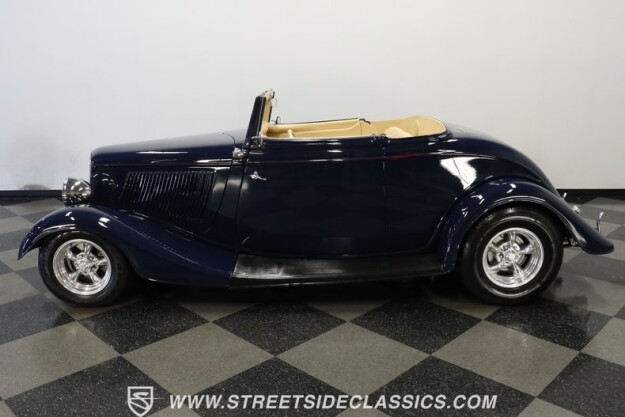 1933 Ford Cabriolet