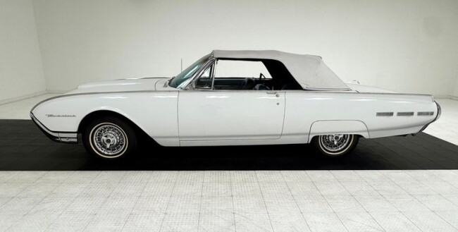 1962 Ford Thunderbird