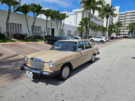 1974 Mercedes-Benz 240D