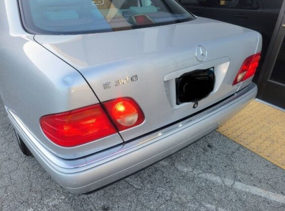 1998 Mercedes-Benz E320