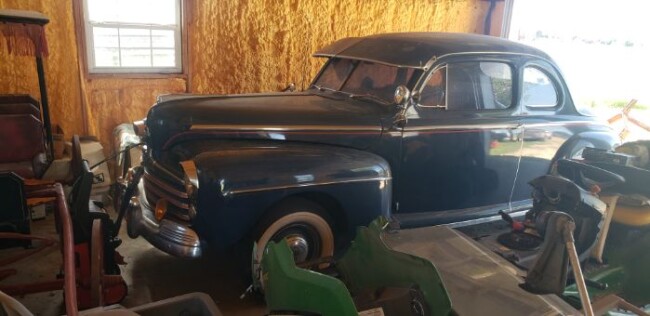 1948 Ford Deluxe