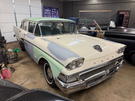 1958 Ford Sedan