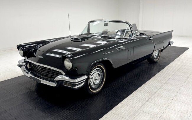 1957 Ford Thunderbird