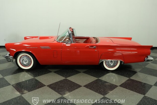1957 Ford Thunderbird