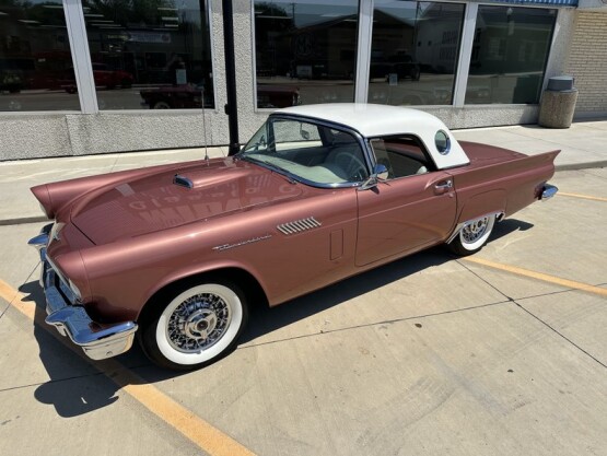 1957 Ford Thunderbird