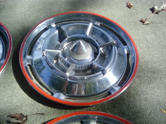 Accessories - Not Make Specific: 15" Bullet Spinner Hubcaps