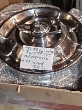 Accessories - Chevrolet: 1956 1957 1958 Corvette Hubcaps