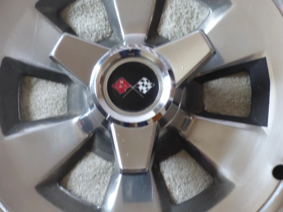 Accessories - Chevrolet: 1965 Corvette Hubcap