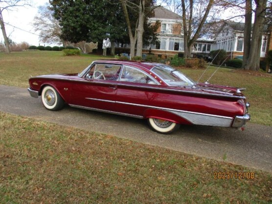 1960 Ford Starliner