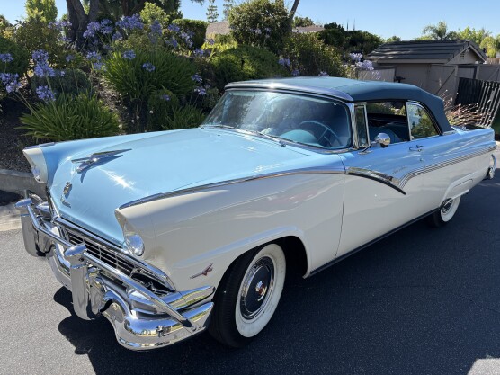 1956 Ford Sunliner