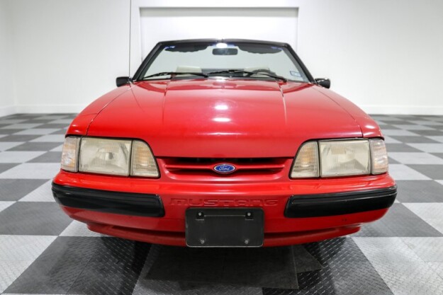 1990 Ford Mustang