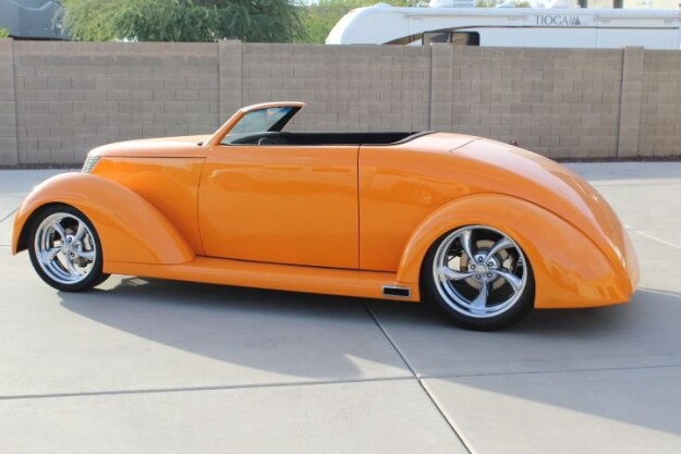 1937 Ford Cabriolet
