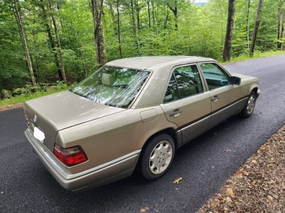 1995 Mercedes-Benz E300