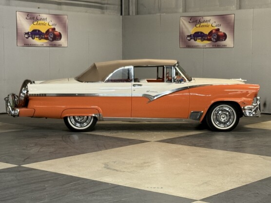 1956 Ford Sunliner