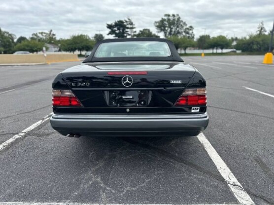 1995 Mercedes-Benz E320