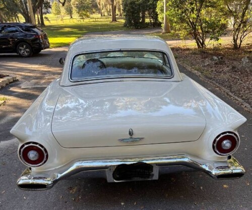 1957 Ford Thunderbird