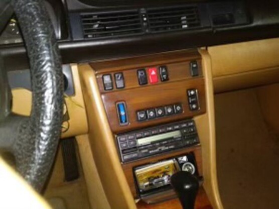 1988 Mercedes-Benz 300E
