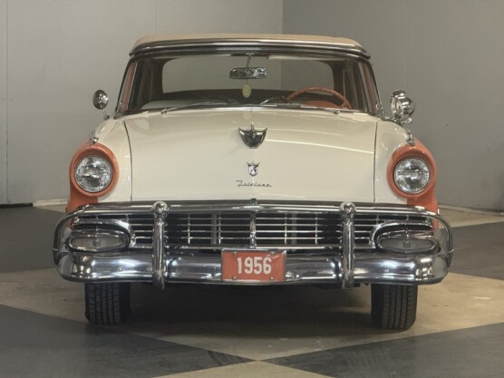 1956 Ford Sunliner