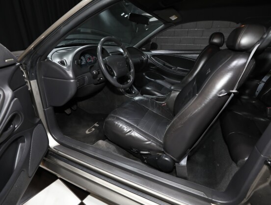 2002 Ford Mustang