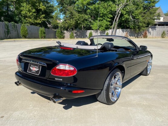 2003 Jaguar XKR