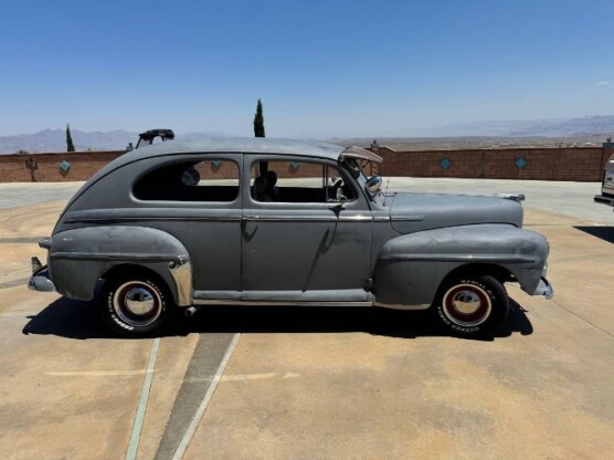 1948 Ford Deluxe