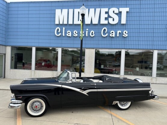 1956 Ford Sunliner