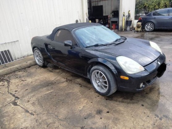 2003 Toyota MR2