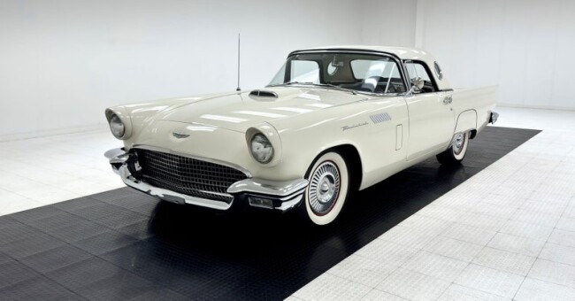 1957 Ford Thunderbird