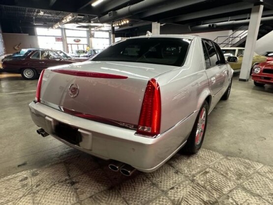 2011 Cadillac DTS