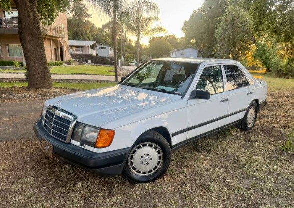 1986 Mercedes-Benz 300E