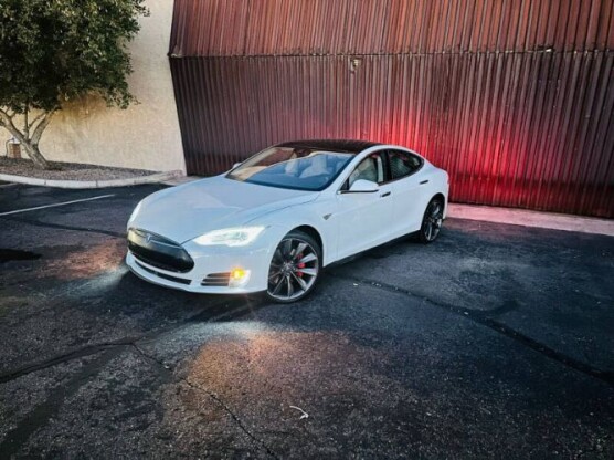 2015 Tesla S