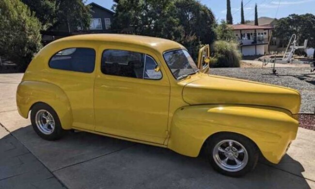 1946 Ford Deluxe