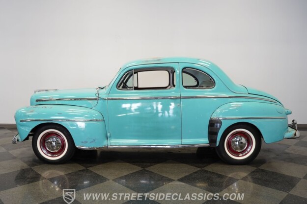 1948 Ford Deluxe