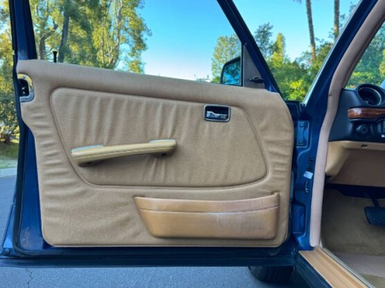 1985 Mercedes-Benz 300D