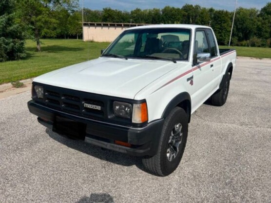1993 Mazda B2600