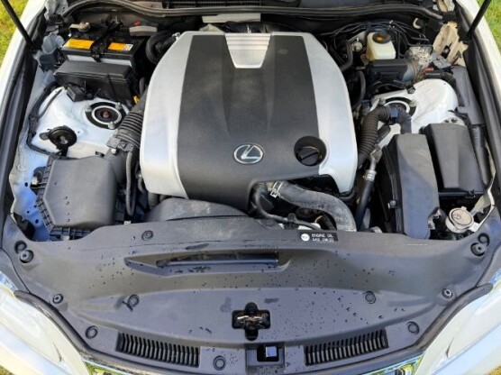 2016 Lexus IS300