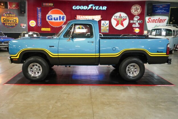 1975 Dodge W100