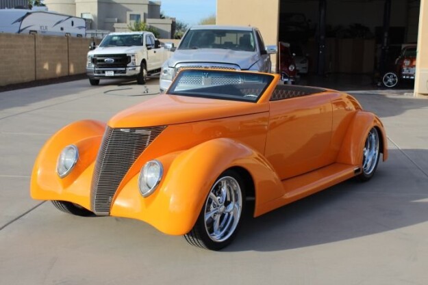 1937 Ford Cabriolet