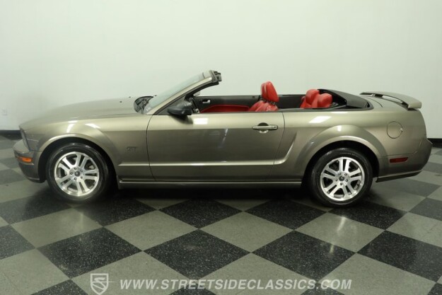 2005 Ford Mustang