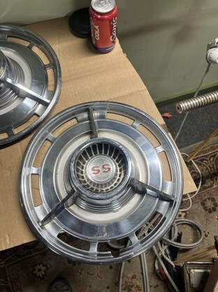 Accessories - Chevrolet: 1963 Chevy SS Hubcaps