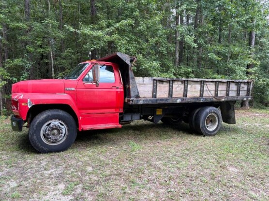 1985 Ford F800