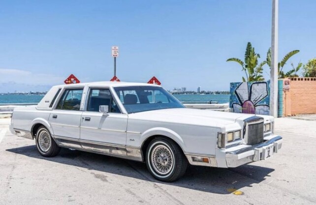1988 Lincoln Town Car