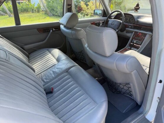 1988 Mercedes-Benz 560SEL