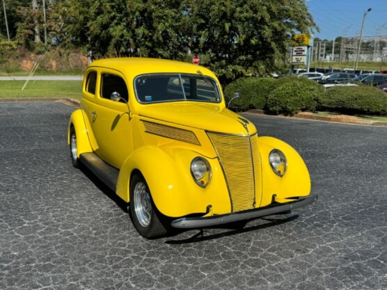 1937 Ford Sedan