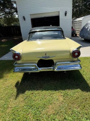 1957 Ford Fairlane