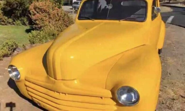 1946 Ford Deluxe