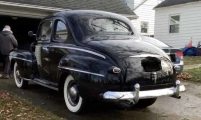 1948 Ford Deluxe