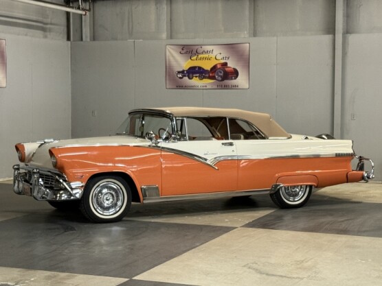 1956 Ford Sunliner