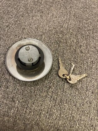 Accessories - Not Make Specific: Locking Gas Caps