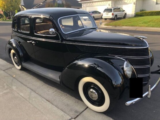 1938 Ford Sedan